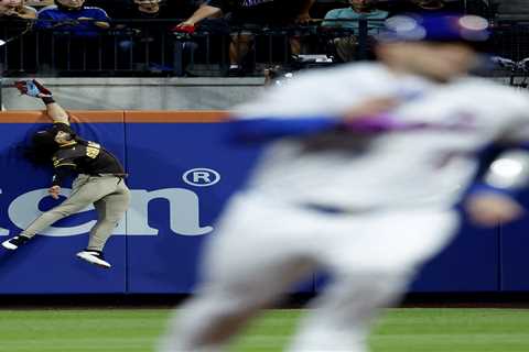 Padres’ Fernando Tatis Jr mean mugs Francisco Lindor after insane grand slam robbery