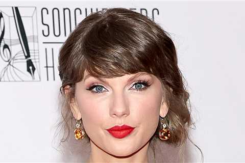 Taylor Swift Fans Think She's Dropping Album After Spotting Alleged Easter Eggs