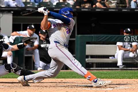 Jared Young’s clutch hitting off bnech wasted by Mets after White Sox walk it off