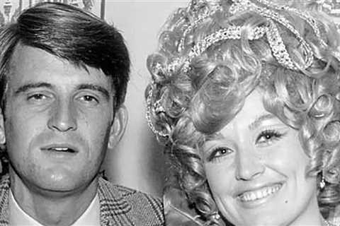 Dolly Parton Was Dealing With Late Husband Carl's Estate When She Died