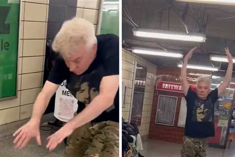 Mike Myers Performs Ballet Moves in Toronto Subway