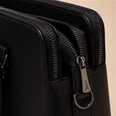 How to Choose a Vegan Leather Backpack for Work and Everyday Use