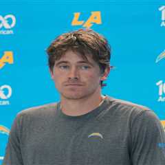 Justin Herbert nearly gets blindsided in bizarre Chargers practice scare