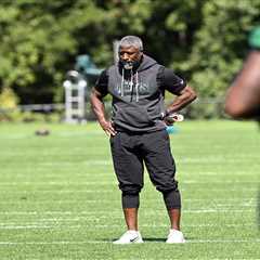 Aaron Glenn is only focused on one thing as Robert Saleh shadow looms over Jets’ opener