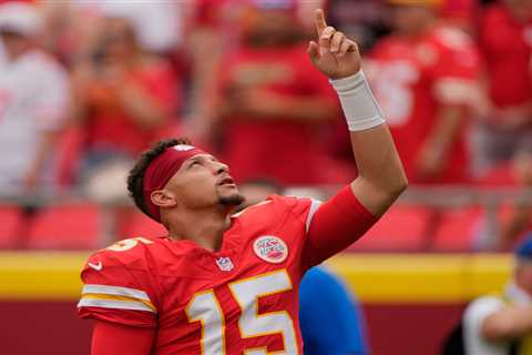 2026 NFL Predictions: Patrick Mahomes will return to dominance in comeback season