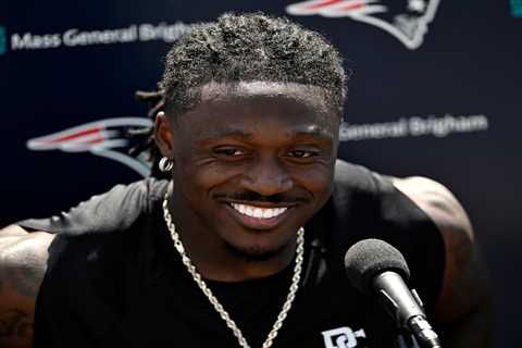 2026 NFL predictions: Why AJ Brown will explode in new-look Patriots offense