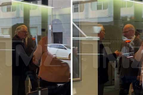 Robert De Niro Chats Up Lindsay Clancy's Lawyer Kevin Reddington