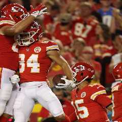 Injury-laden Chiefs reunite with receiver — but it’s not Tyreek Hill