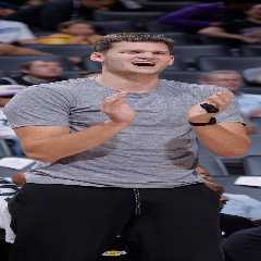 Lakers face key test against Warriors with regular season around the corner