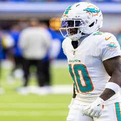 Vikings stadium board causes Tyreek Hill stir as wide receiver responds