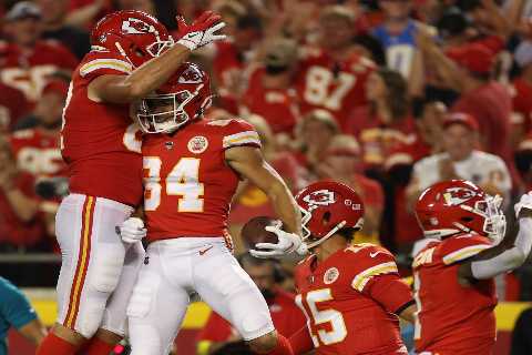 Injury-laden Chiefs reunite with receiver — but it’s not Tyreek Hill
